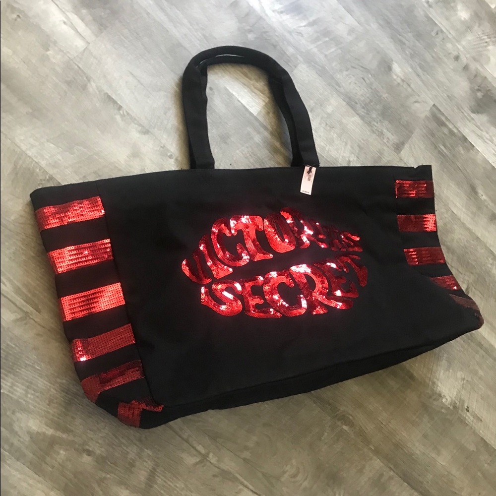 Victoria’s Secret Weekender Bag